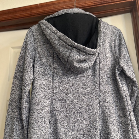 Calvin Klein Performance Quick Dry Jacket w/Detachable Hood and Headphone Access - Picture 8 of 9